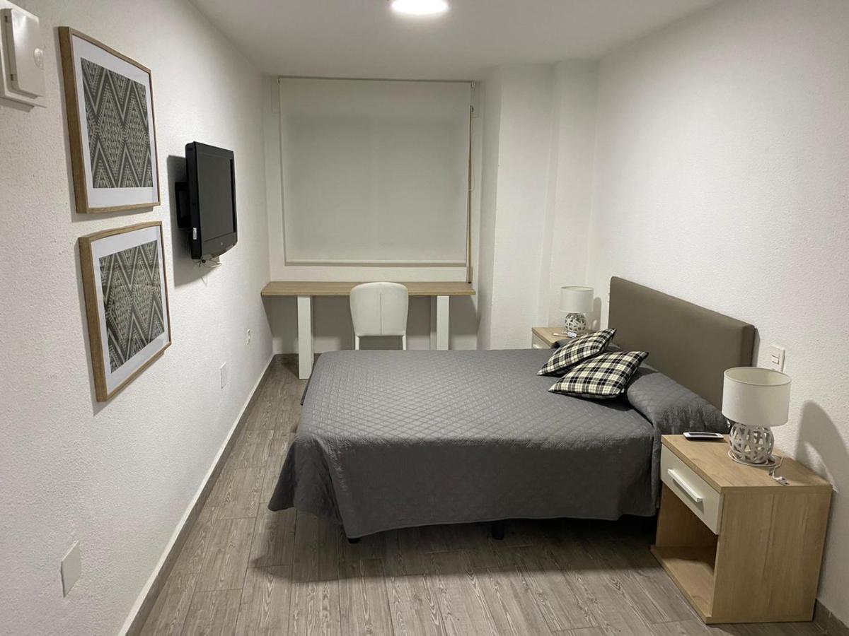 Pension Ramonetero Aguilas Bagian luar foto